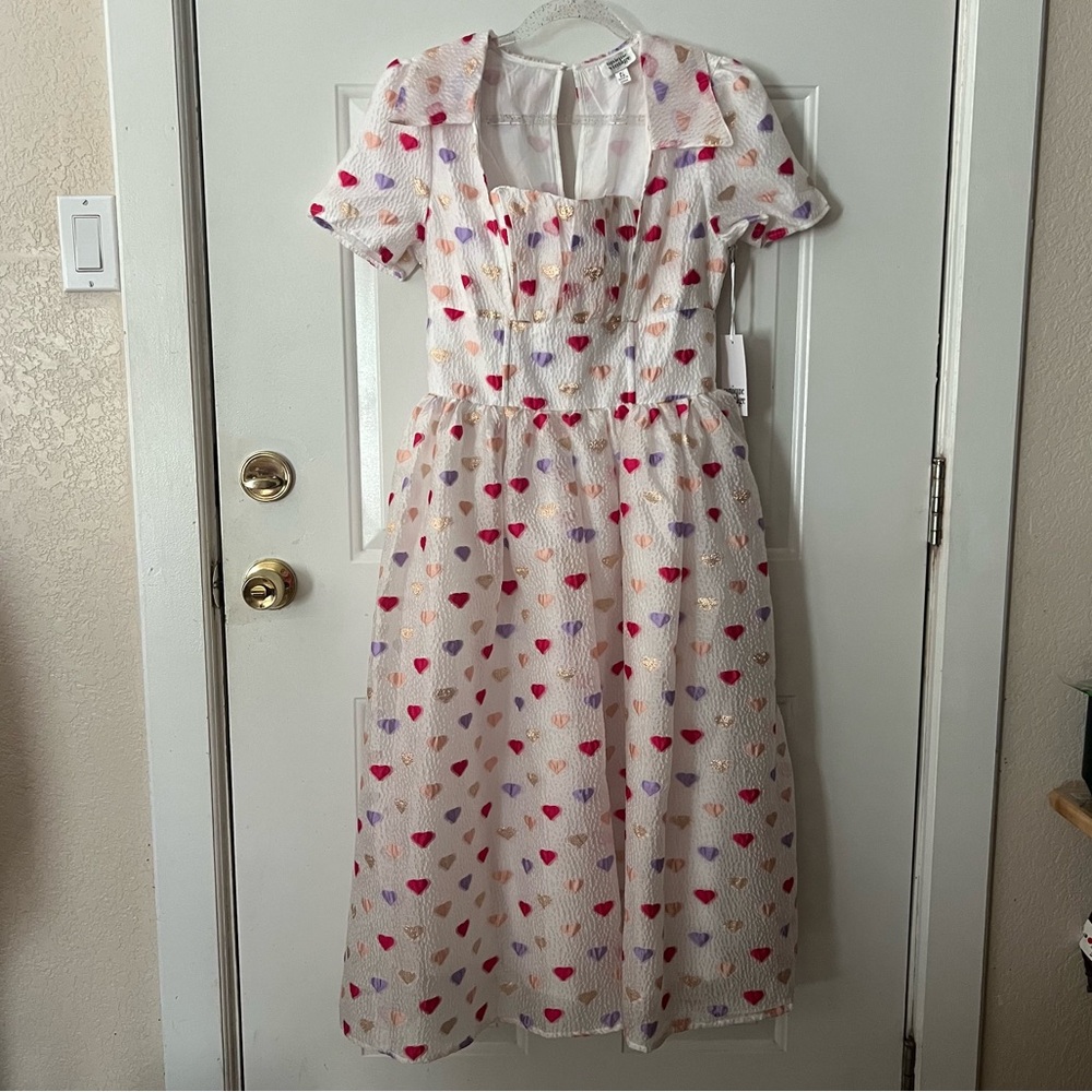 NWT Unique Vintage White & Multi Hearts Crinkle Libby Swing Dress - Picture 5 of 8